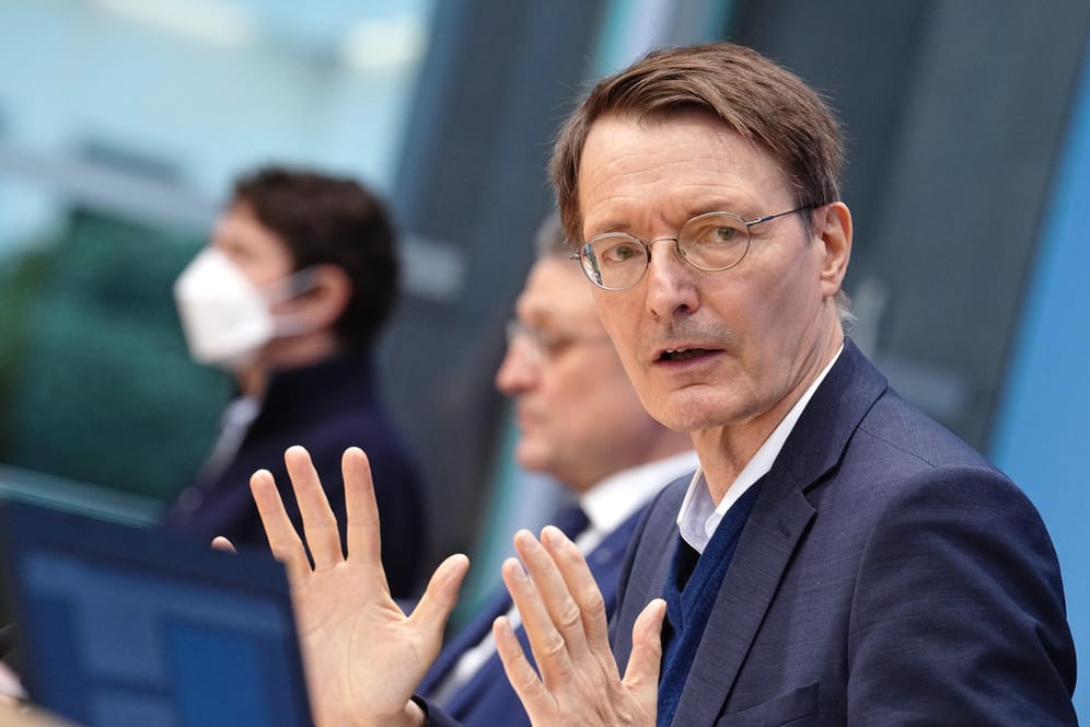 Gesundheitsminister Karl Lauterbach: Der SPD-Politiker ordnete eine Priorisierung bei den PCR-Tests an.