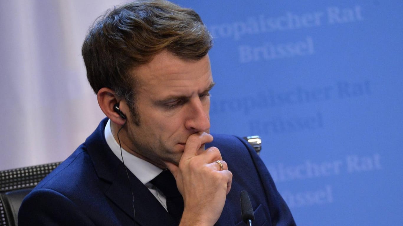 Emmanuel Macron: Der französische Präsident ist mit einer heftigen Infektionswelle konfrontiert.