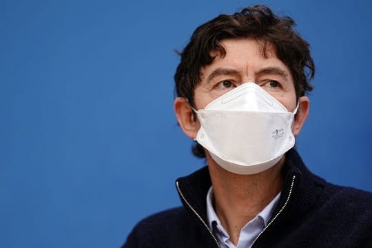 Virologe Christian Drosten hält eine Durchseuchung zum jetzigen Zeitpunkt für gefährlich.