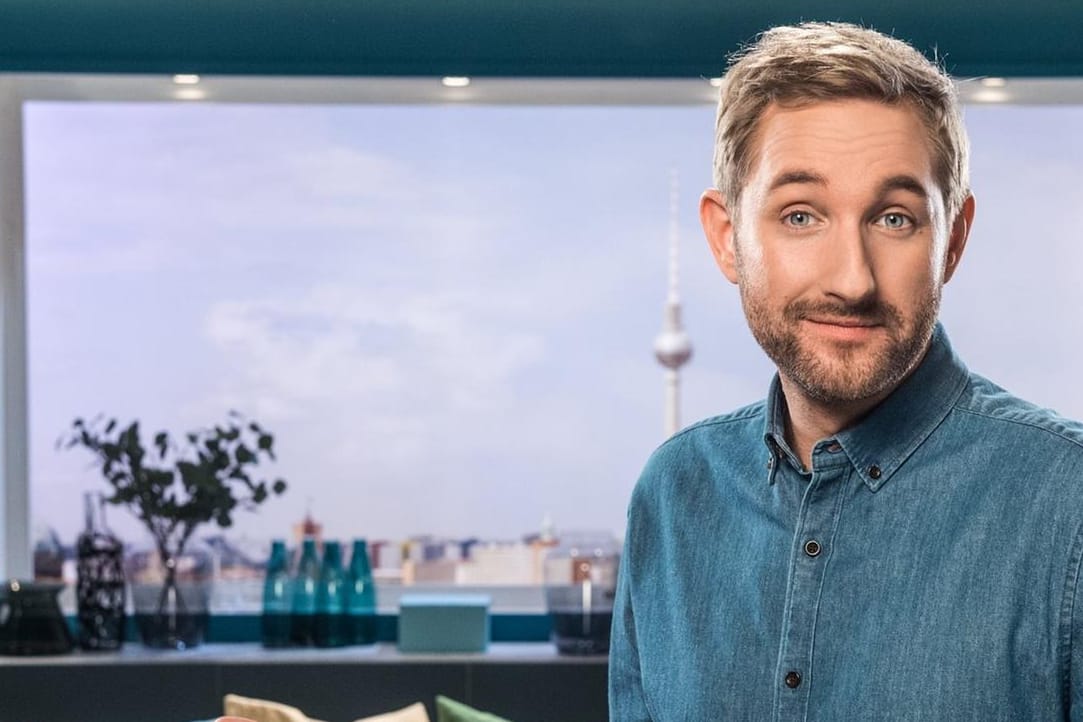 Daniel Boschmann: Beim "SAT.1-Frühstücksfernsehen" sorgte er mit einem Sturz für Lacher.