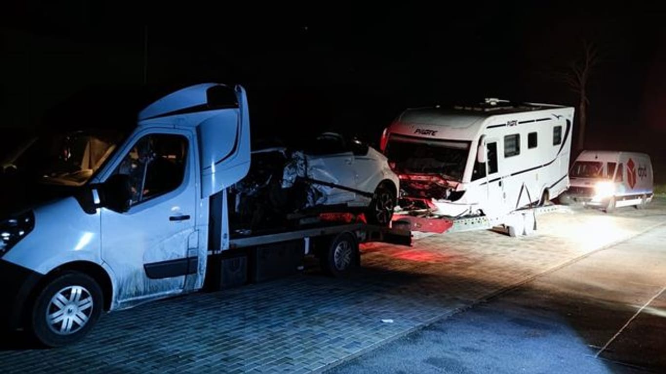 Schrottgespann auf der A4 bei Erfurt