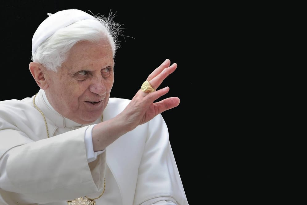 Ehemaliger Papst Benedikt XVI. (Archivbild): Seine Stellungnahme zu dem Missbrauchsskandal ist über 80 Seiten lang.
