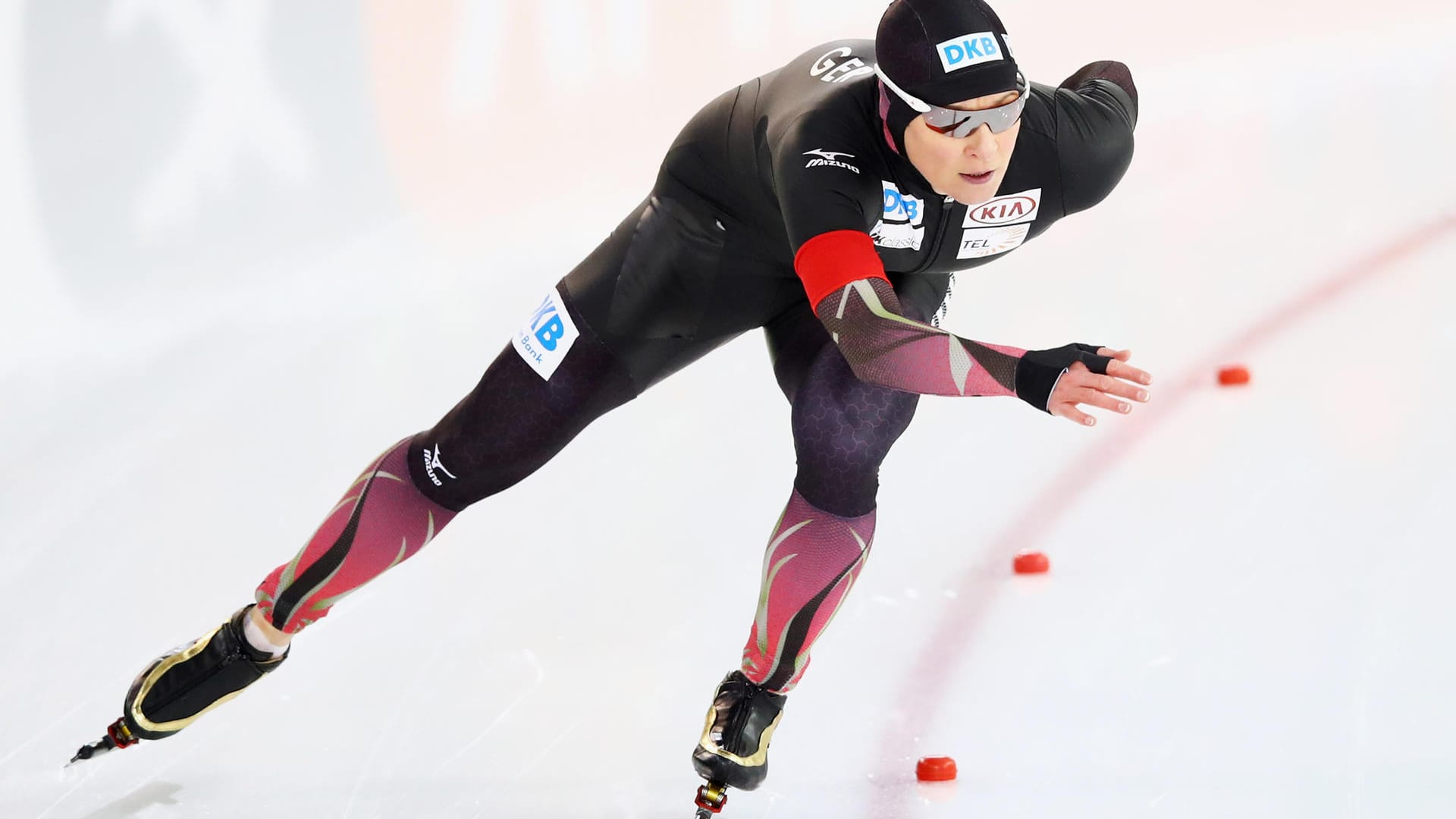 Die geballte Faust, der Ehrgeiz ungebrochen: Claudia Pechstein wird auch an Olympischen Spielen 2022 in Peking teilnehmen - bei Ihren dann achten Spielen.