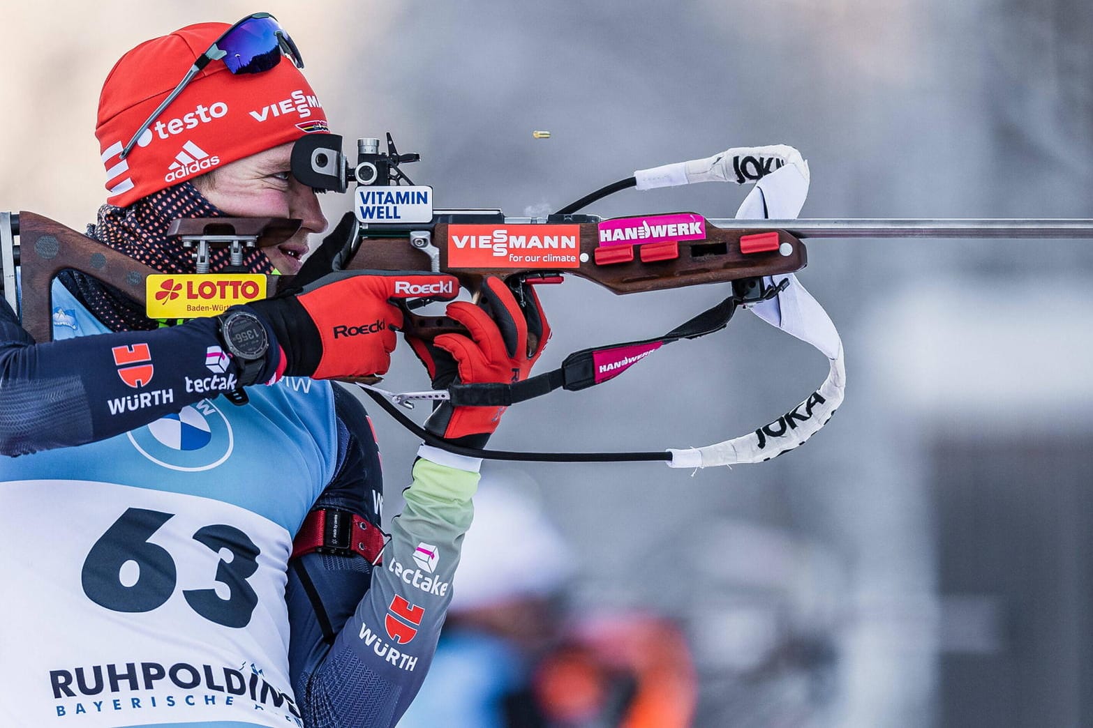 Benedikt Doll: Der deutsche Vorzeigebiathlet ging als dritter DSV-Starter auf Rang sechs in die Loipe und übergab als Dritter an Schlussläufer Philipp Nawrath.