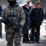 Konflikt in Kasachstan: Präsident Kassym-Schomart Tokajew hatte die Unruhen als "versuchten Staatsstreich" organisierter "terroristischer" Kräfte verurteilt.
