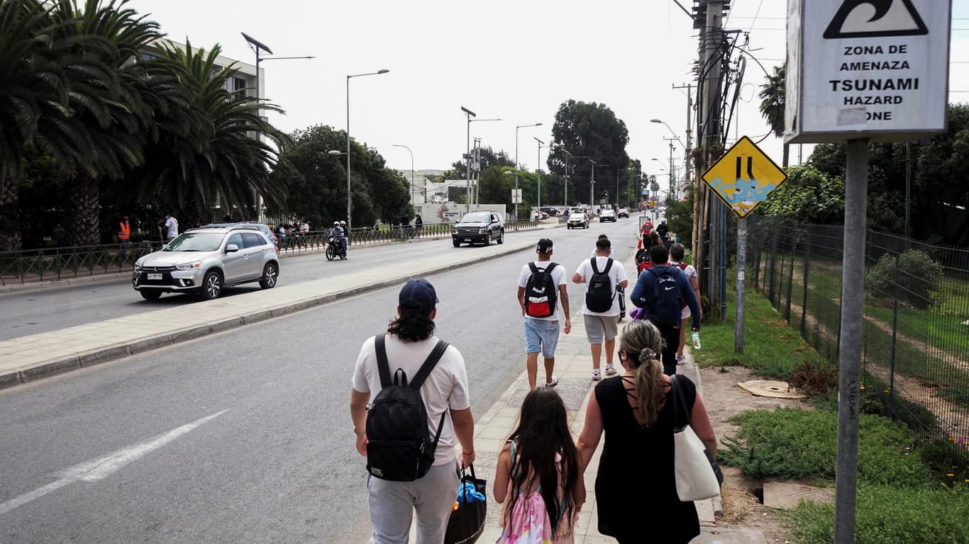 Evakuierung in Chile: Menschen verlassen die Küste in La Serena.