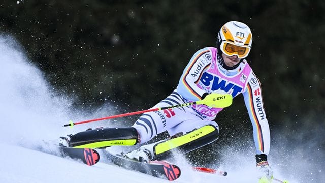Linus Straßer beim Slalom in Wengen.