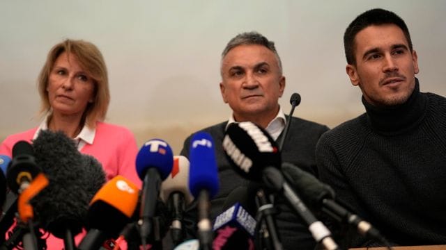 Die Familie Djokovic: Mutter Dijana, Vater Srdjan und Bruder Djordje. Die Familie Djokovic: Mutter Dijana, Vater Srdjan und Bruder Djordje.