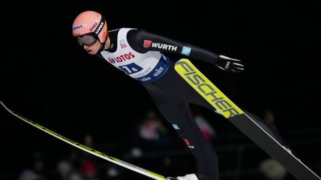 Der DSV-Springer Karl Geiger sprang mit 134,5 und 135,5 Metern auf Platz zwei beim Weltcup in Zakopane.