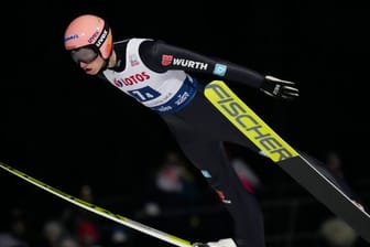Der DSV-Springer Karl Geiger sprang mit 134,5 und 135,5 Metern auf Platz zwei beim Weltcup in Zakopane.