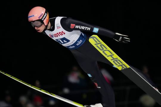 Der DSV-Springer Karl Geiger sprang mit 134,5 und 135,5 Metern auf Platz zwei beim Weltcup in Zakopane.