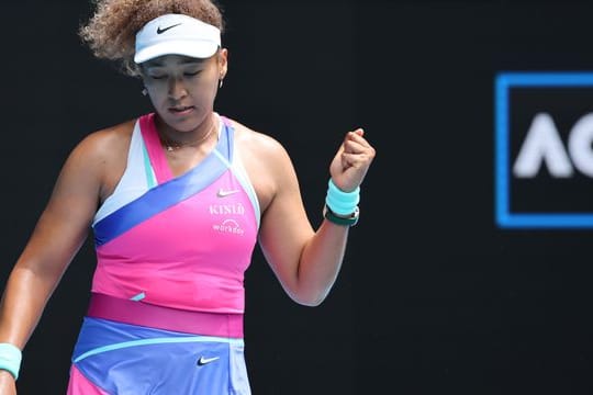 Naomi Osaka aus Japan gewinnt ihr Erstrunden-Match bei den Australian Open gegen Camila Osorio.