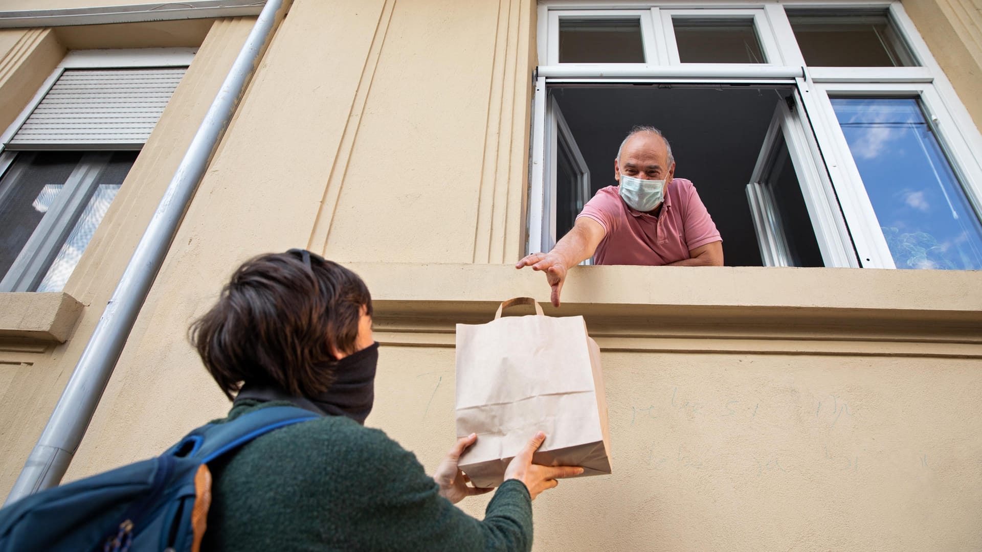 Hilfe beim Einkauf: Wenn Sie in Quarantäne sind, dürfen Sie das Haus nicht verlassen und keinen Besuch empfangen.