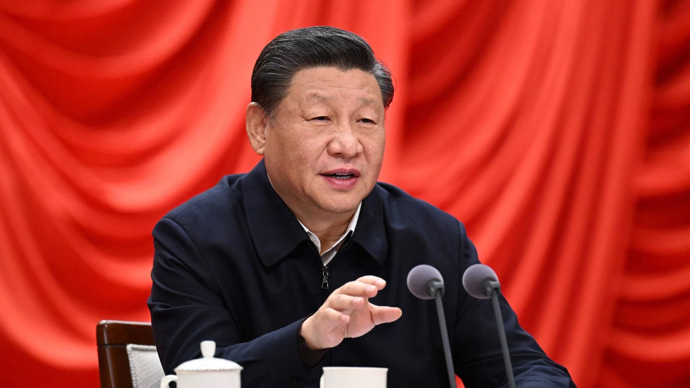 Xi Jinping: "Wir müssen die Mentalität des Kalten Krieges aufgeben und friedliche Koexistenz anstreben."
