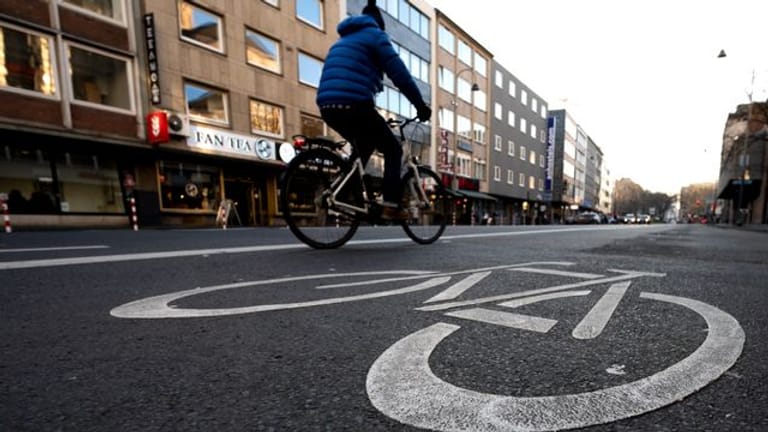 Eine Studie der Universität Köln stellt fest: Vor allem höher Gebildete fahren häufig Rad.