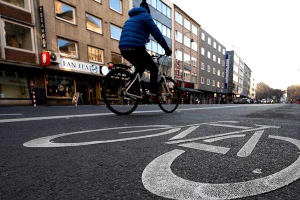 Eine Studie der Universität Köln stellt fest: Vor allem höher Gebildete fahren häufig Rad.