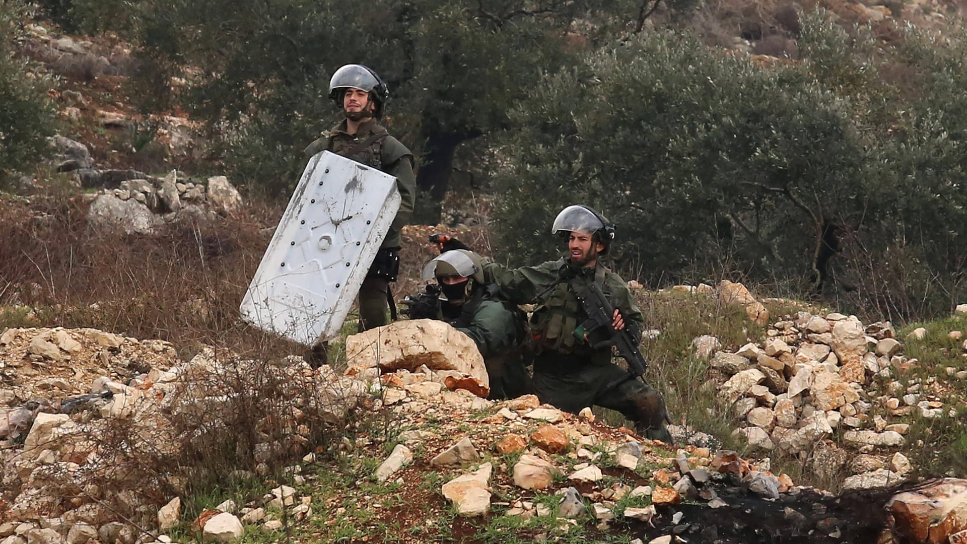 Soldaten im Westjordanland (Archivbild): Ein Palästinenser hat versucht, einen Soldaten anzugreifen.