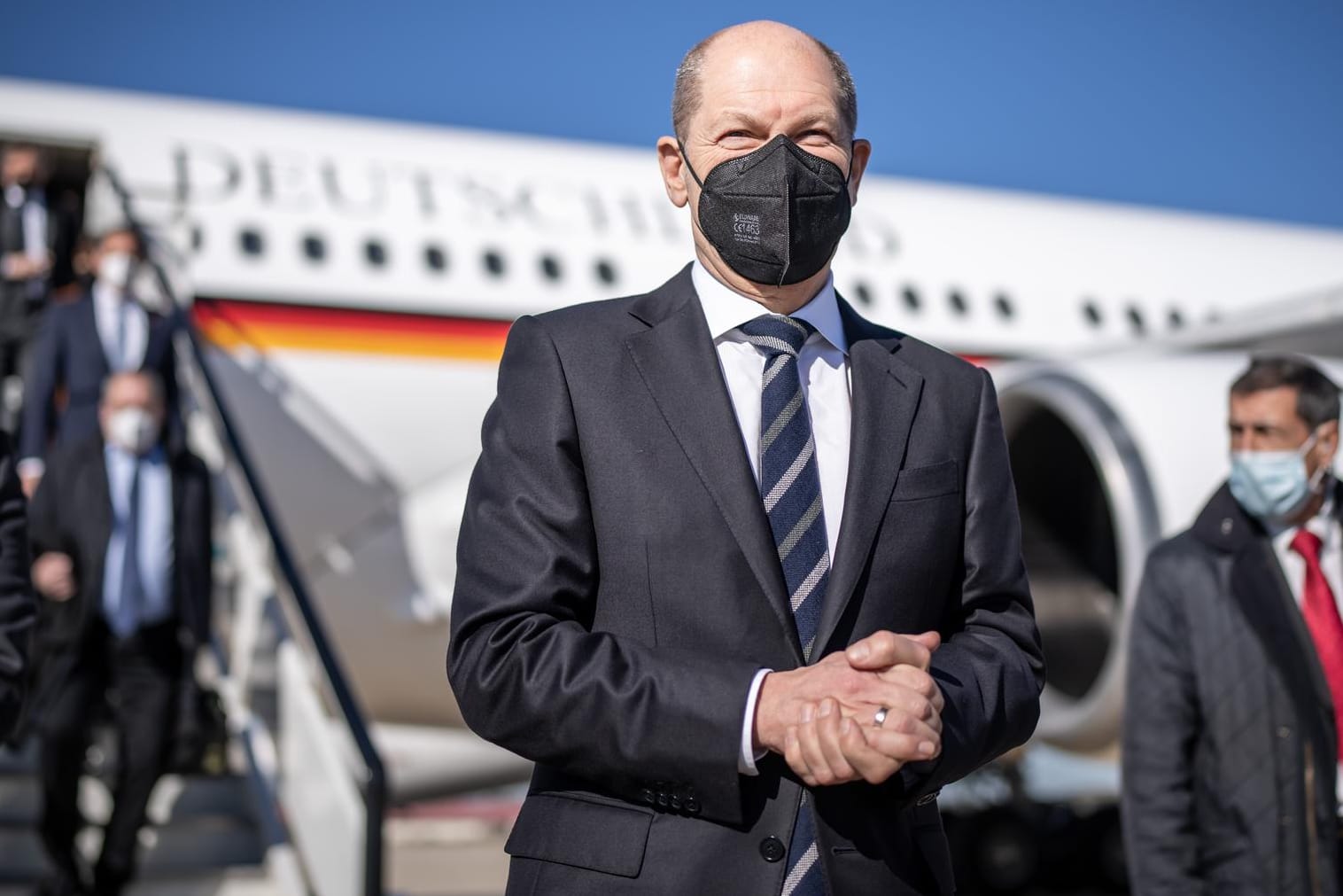 Olaf Scholz landet in Madrid: Der Bundeskanzler ist zum Antrittsbesuch beim spanischen Ministerpräsidenten Pedro Sánchez.
