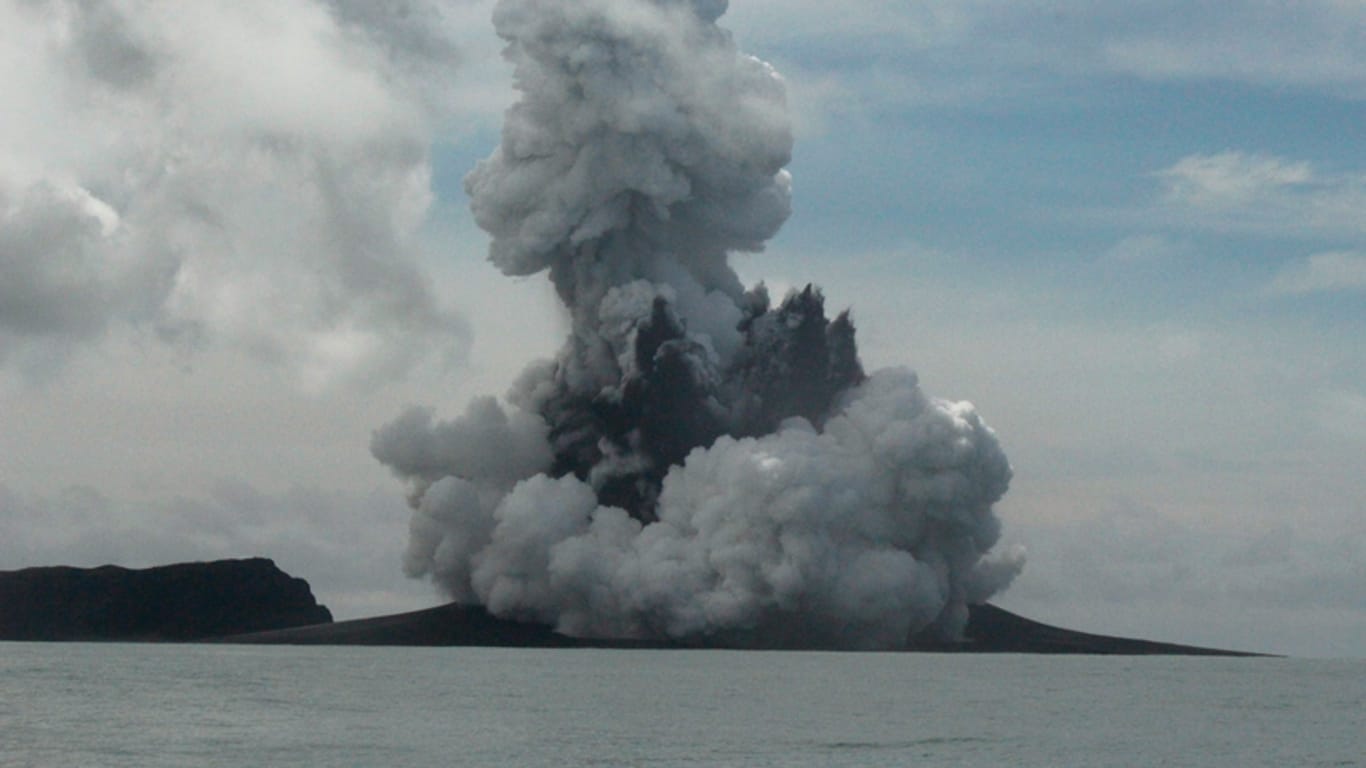 Ausbruch eines unterseeischen Vulkans in Tonga: Es herrscht noch immer völlige Unklarheit über das Ausmaß der Schäden.