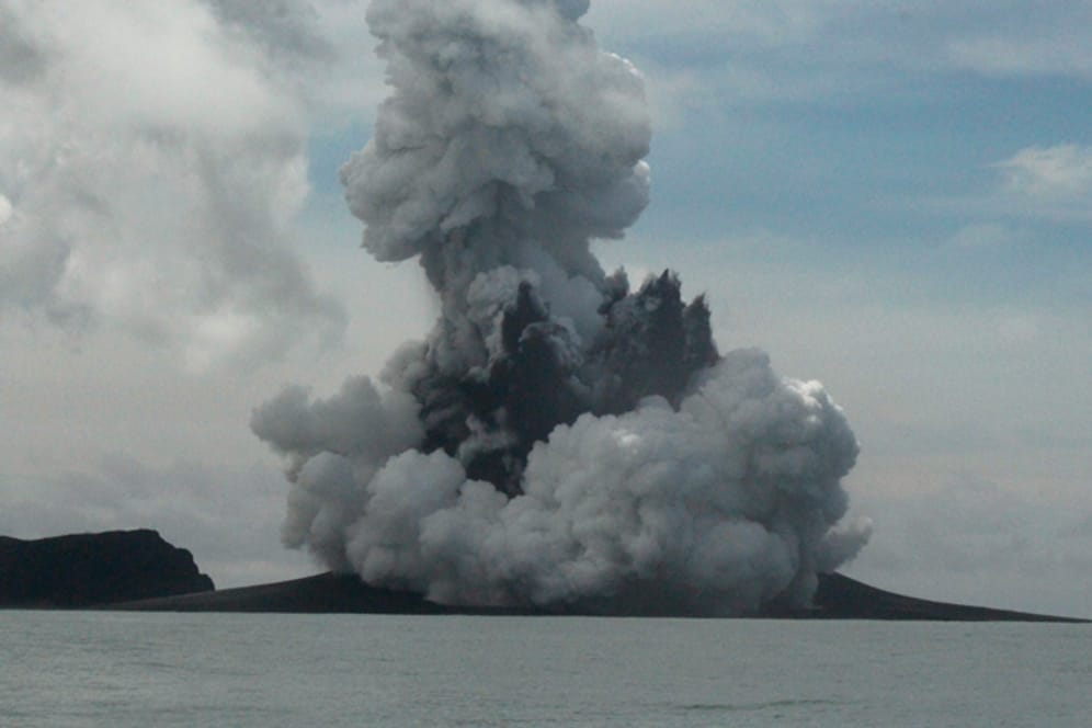 Ausbruch eines unterseeischen Vulkans in Tonga: Es herrscht noch immer völlige Unklarheit über das Ausmaß der Schäden.