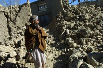 Trümmer nach Erdbeben (Symbolbild): Afghanistan ist immer wieder von schweren Erdbeben betroffen.