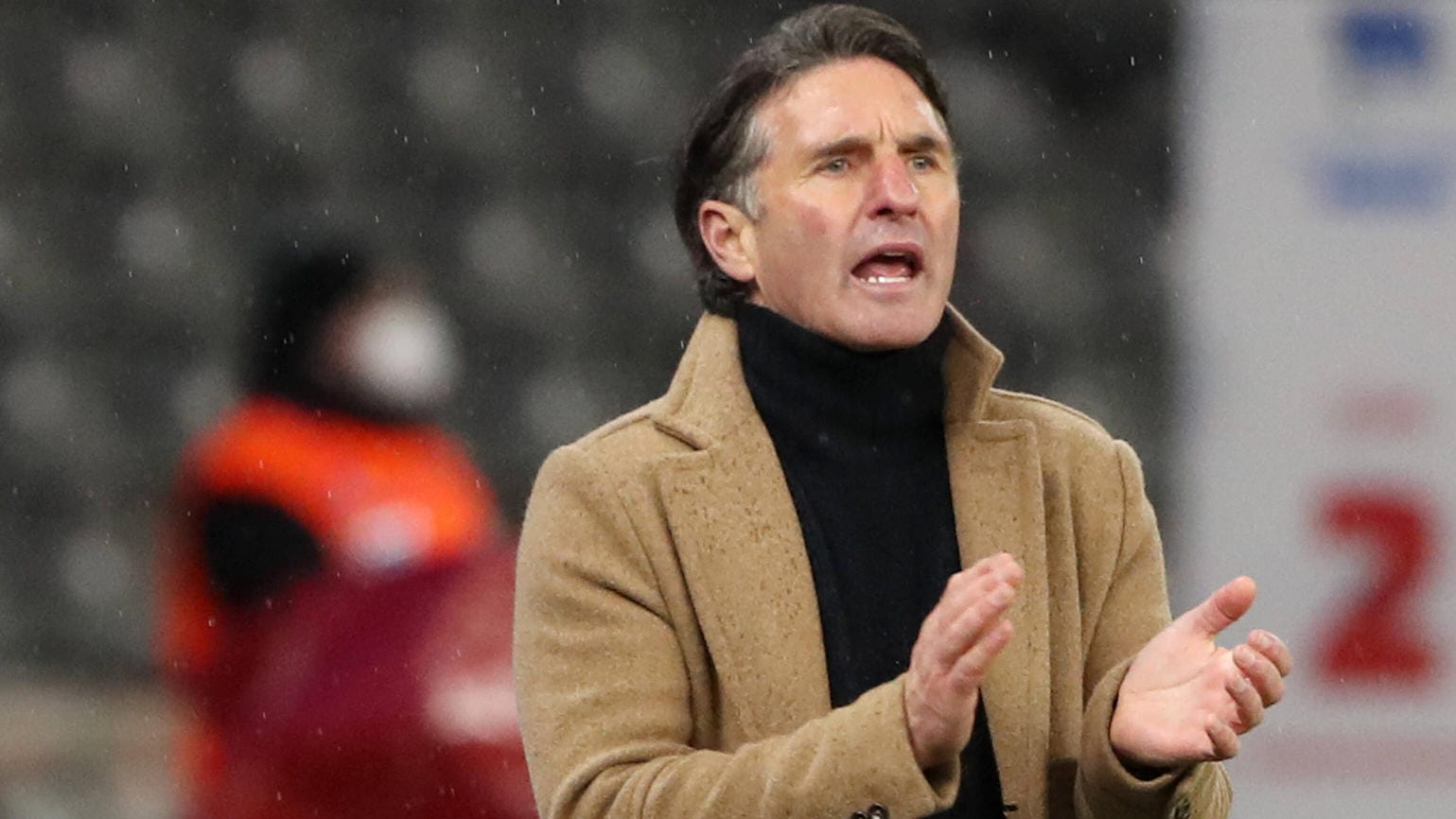 Bruno Labbadia: Der langjährige Bundesliga-Trainer stand vor der Unterschrift in Genua. Bruno Labbadia: Der langjährige Bundesliga-Trainer stand vor der Unterschrift in Genua.