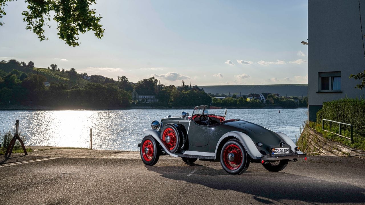 Ganz alleine auf der Welt? Fast, denn zumindest der Klassikabteilung von Opel ist nur ein weiteres Exemplar vom Moonlight Roadster bekannt. Ganz alleine auf der Welt? Fast, denn zumindest der Klassikabteilung von Opel ist nur ein weiteres Exemplar vom Moonlight Roadster bekannt.