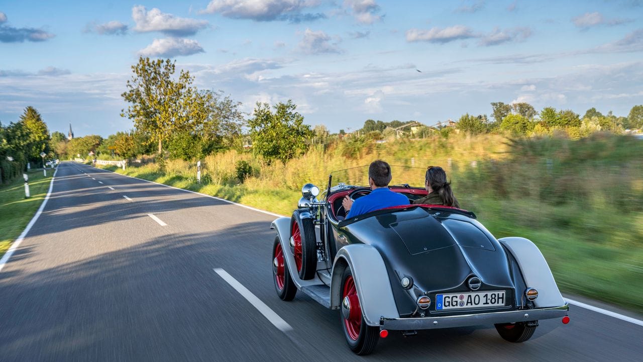 Elegante "Bügelfalte": Der raffiniert designte Opel verzückt auch heute noch viele Betrachter. Elegante "Bügelfalte": Der raffiniert designte Opel verzückt auch heute noch viele Betrachter.