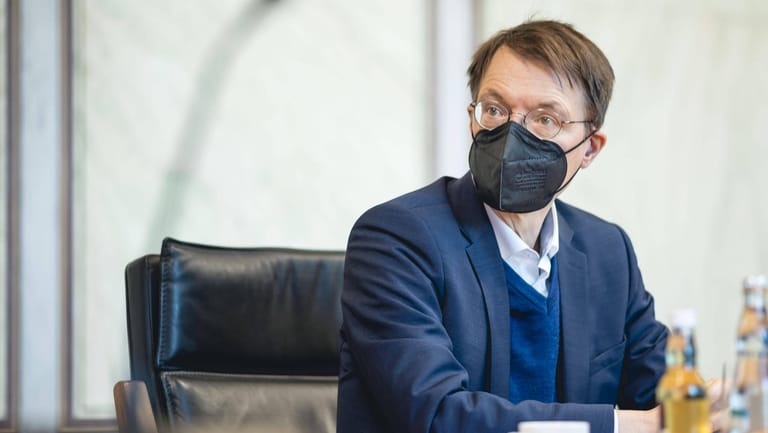 Bundesgesundheitsminister Karl Lauterbach: Er ist gegen ein Impfregister.