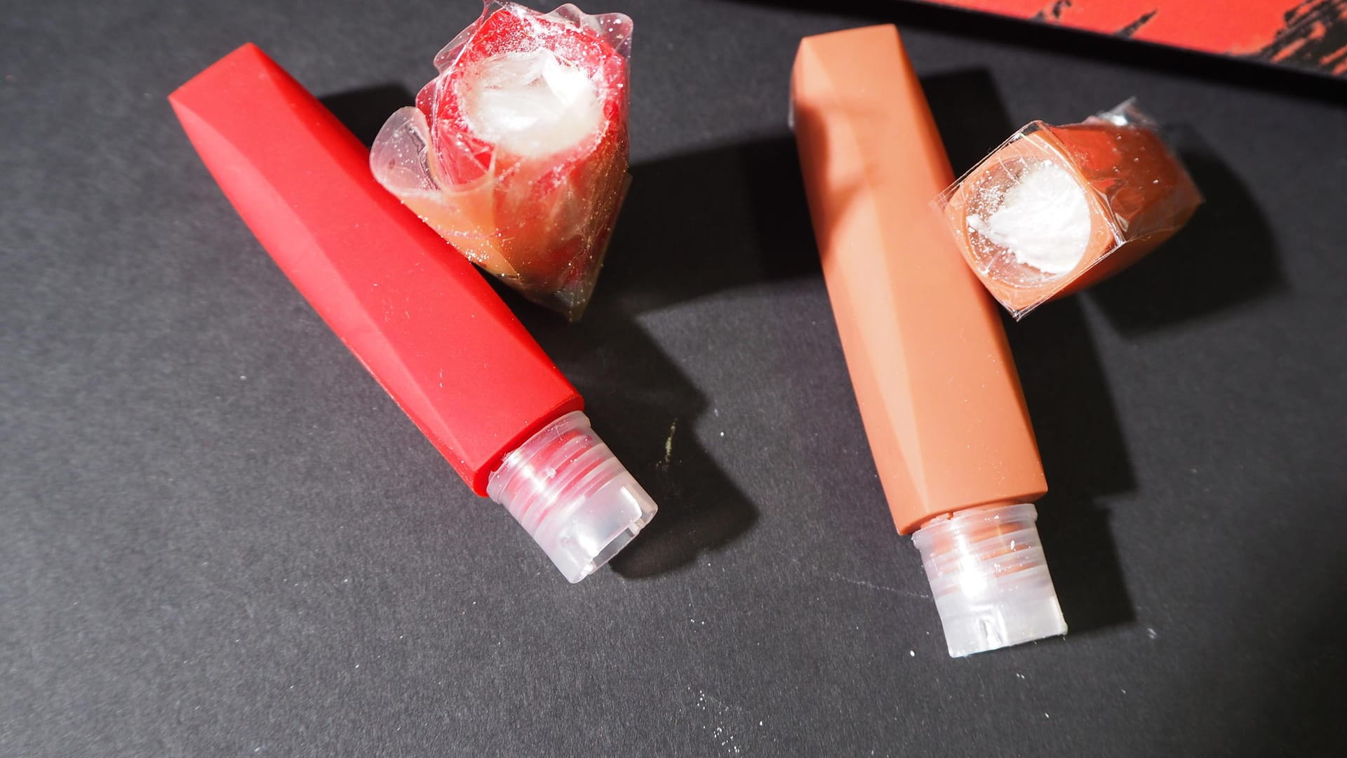 Auch in Lippenstiften war Kokain: Aus ermittlungstaktischen Gründen informiert der Zoll erst jetzt über den Fund von vor drei Wochen.
