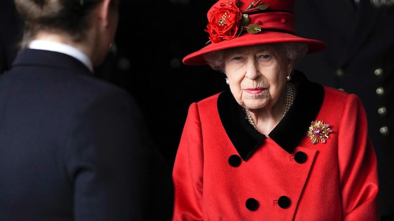 Königin Elizabeth II: Auf Anweisung der Umweltbehörde mussten 26 der majestätischen Tiere gekeult werden.