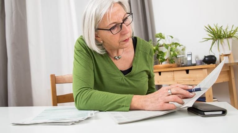 Müssen Rentner eine Steuererklärung abgeben, können sie von der Rentenversicherung eine Ausfüllhilfe bekommen.