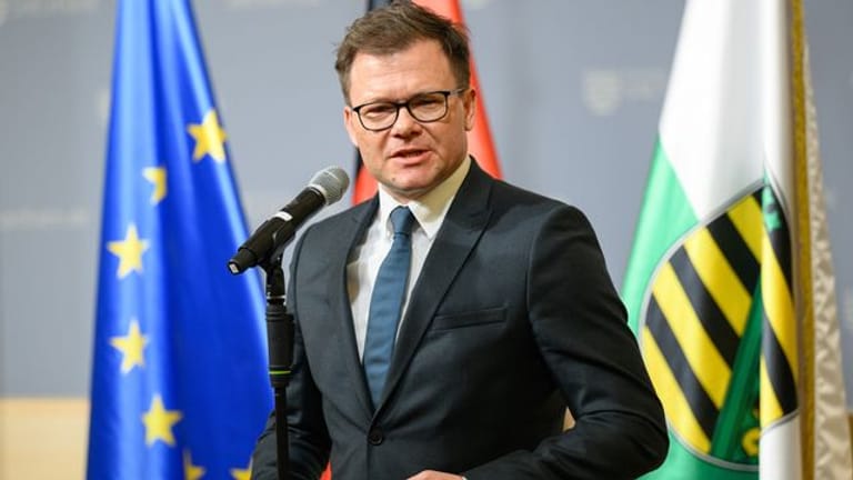 Sachsens Ministerpräsident Kretschmer empfängt Schneider
