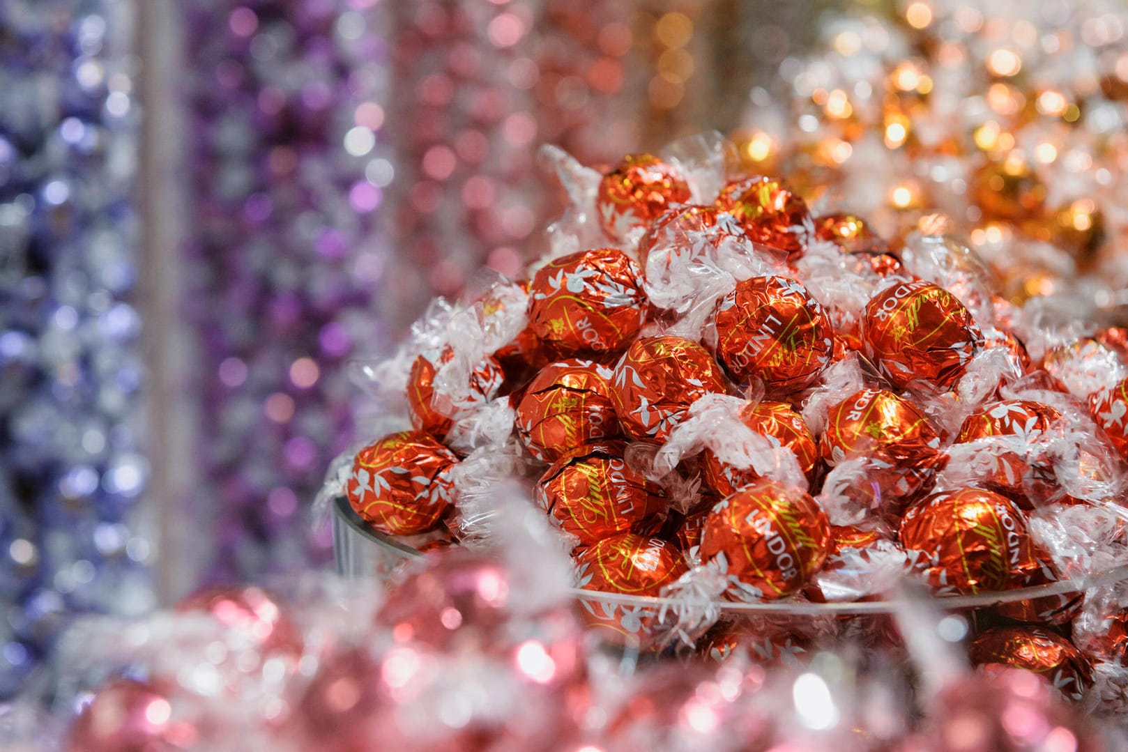 Lindor-Kugeln von Lindt (Symbolbild): Das Unternehmen konnte seinen Umsatz 2021 deutlich steigern. Lindor-Kugeln von Lindt (Symbolbild): Das Unternehmen konnte seinen Umsatz 2021 deutlich steigern.