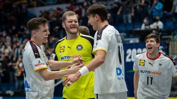 Deutschlands Handballer ziehen als Gruppensieger in die Hauptrunde ein. In einer von der deutlich verbesserten DHB-Defensive geprägten Partie gegen Polen wusste sich ein Zweitliga-Talent in Szene zu setzen. Die Einzelkritik.