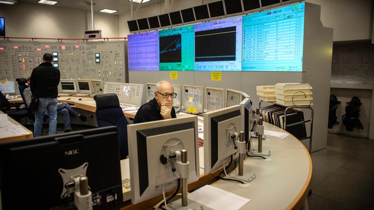 Der Kontrollraum im Kernkraftwerk Oskarshamn (Archivbild): Die Sichtung von Drohnen beschäftigt die schwedische Polizei.