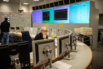 Der Kontrollraum im Kernkraftwerk Oskarshamn (Archivbild): Die Sichtung von Drohnen beschäftigt die schwedische Polizei.