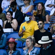 Fans bei den Australian Open: Einige tragen in den Stadien Masken, andere nicht.