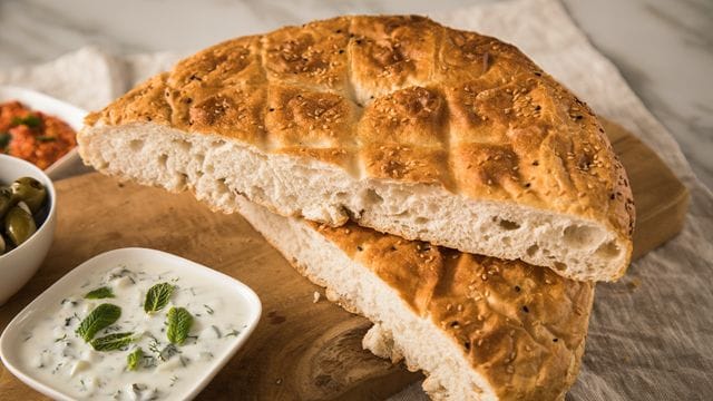 Selbstgemachte Köstlichkeiten: Fladen-, Pita- oder Yufkabrote können auch zu Hause gebacken werden.