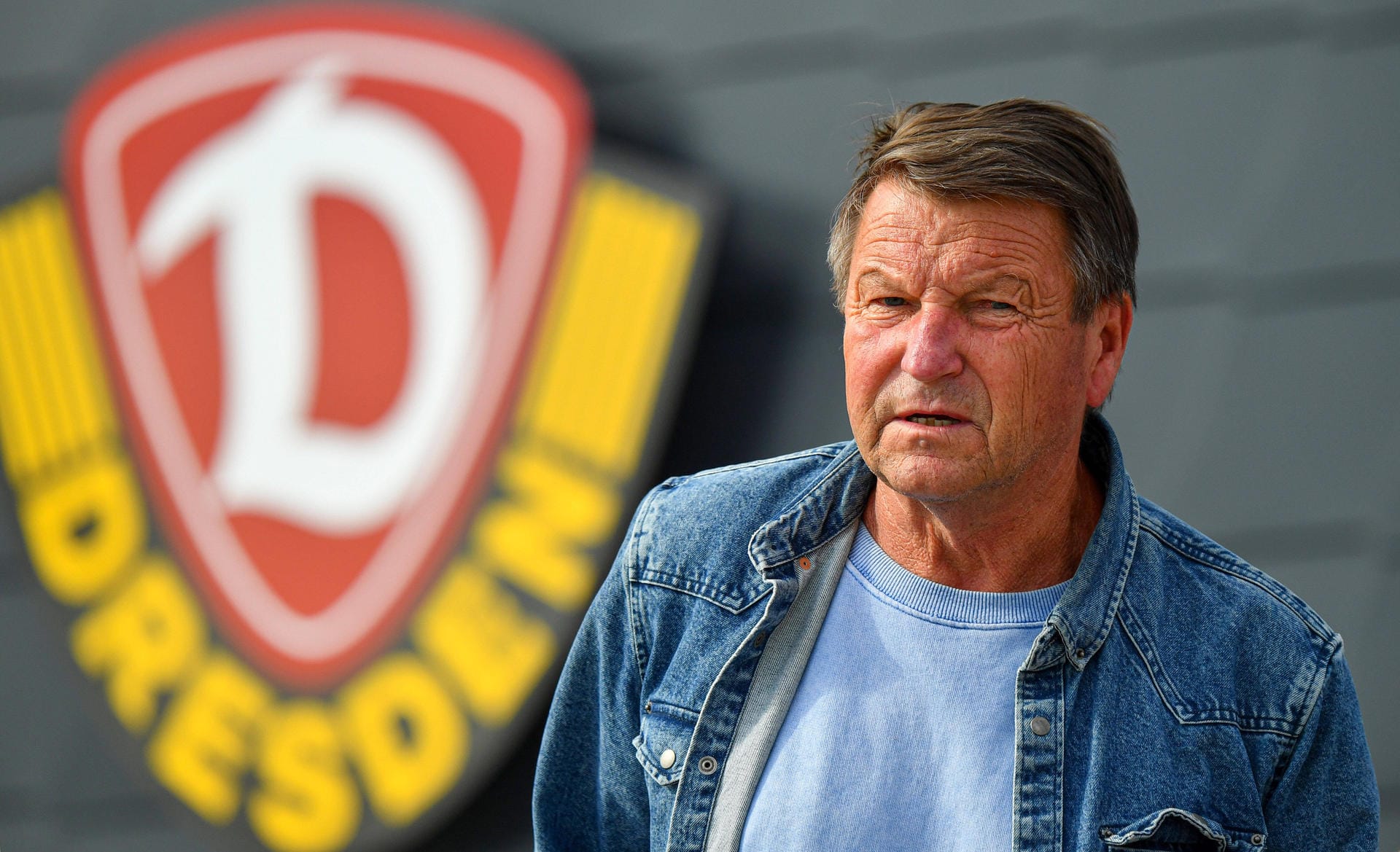 Hans-Jürgen Dörner: Sein Spitzname war "Dixie". Die DDR-Fußball-Legende ist im Alter von 70 Jahren nach schwerer Krankheit gestorben, hier im Jahr 2020 zu sehen. Dörner hatte eine mehr als erfolgreiche Karriere.