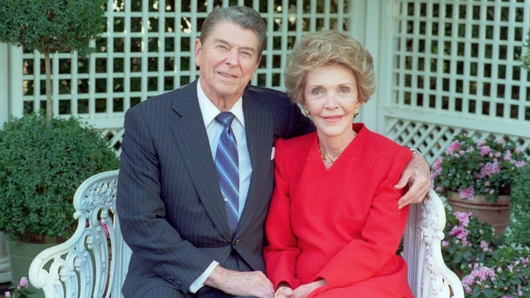 Ronald Reagan (hier mit seiner Frau Nancy): Der als zutiefst konservativ geltende frühere US-Präsident hatte auch durchaus liberale Positionen.