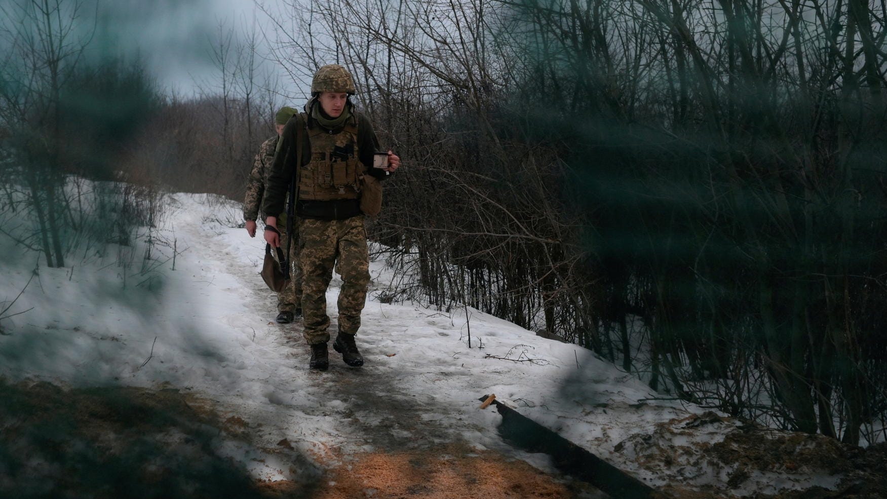 Einsatzkräfte des ukrainischen Militärs (Symbolbild): Großbritannien warnt Russland eindringlich vor einer militärischen Eskalation im Konflikt mit der Ukraine.