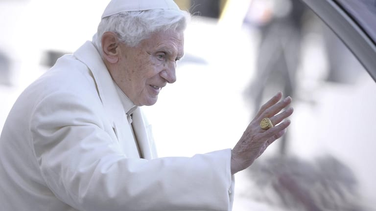 Papst Josef Ratzinger Benedikt XVI. (Archivbild): Der 94-Jährige hat eine 82 Seiten lange Stellungnahme zu den Vorwürfen gegen ihn verfasst.