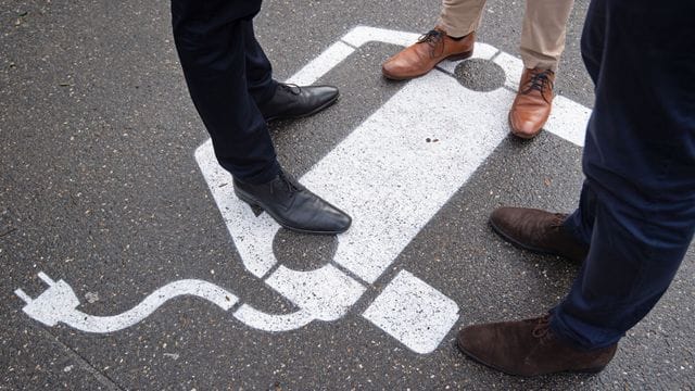 Für Plug-In-Hybridfahrzeuge gelten seit Anfang des Jahres neue Regeln, wenn sie als Dienstwagen genutzt werden. Für Plug-In-Hybridfahrzeuge gelten seit Anfang des Jahres neue Regeln, wenn sie als Dienstwagen genutzt werden.