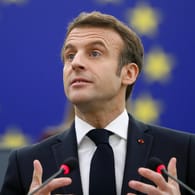 Emmanuel Macron bei seiner Rede vor dem EU-Parlament: Angesichts der drohenden Eskalation im Ukraine-Konflikt forderte Macron eine neue europäische Sicherheits- und Stabilitätsordnung.
