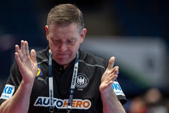 Alfred Gislason: Der Handballnationaltrainer hat immer größere Corona-Sorgen bei der aktuellen EM.