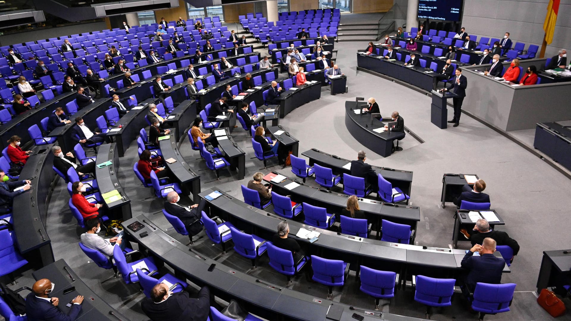 Sitzung im Bundestag: Die Verwaltung hat 19 Verstöße gegen den Geheimschutz an Ermittler übergeben.