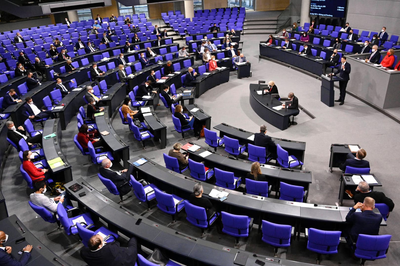 Sitzung im Bundestag: Die Verwaltung hat 19 Verstöße gegen den Geheimschutz an Ermittler übergeben.