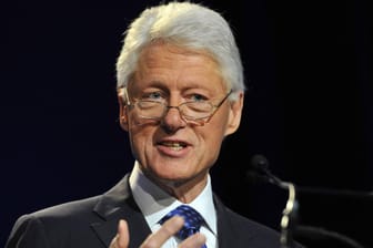 Bill Clinton im Juni 2021: "Mit Ghislaine war er auch dicke."