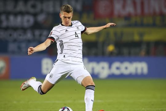 Deutschlands Matthias Ginter am Ball
